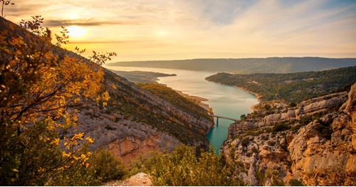 Panoramic view of the Verdon lakes and rivers from above, along the trekking route